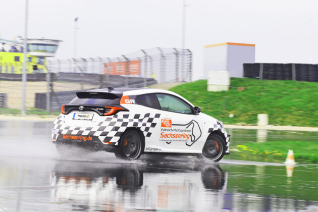 Drifttraining Car Control Training Drift Toyota GT86 Querfahren Quer Slide Drifting Powerslide Fahrsicherheitstraining Safetytraining Training Coaching Porsche BMW Mercedes-AMG Nissan GR Yaris Drivingschool driving test Sachsenring Fahrerlebnis