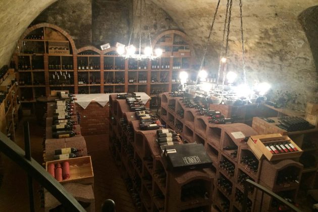 Neuser Motorsport Events - Trackdays Red Bull Ring - Schlosshotel Gabelhofen - Weinkeller