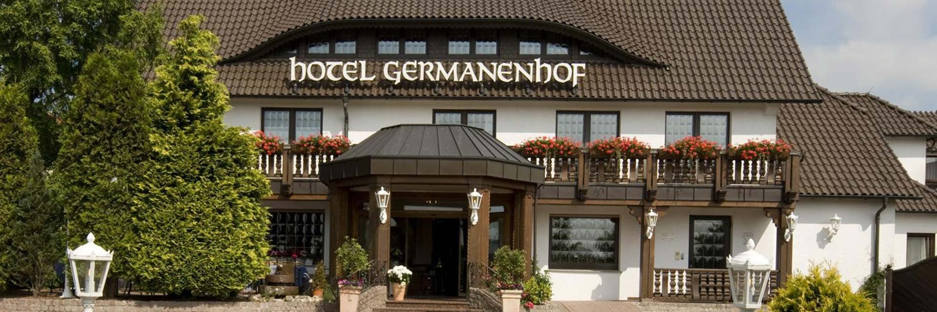 Neuser Motorsport Events - Trackdays Bilster Berg Hotel Germanenhof - Außenansicht